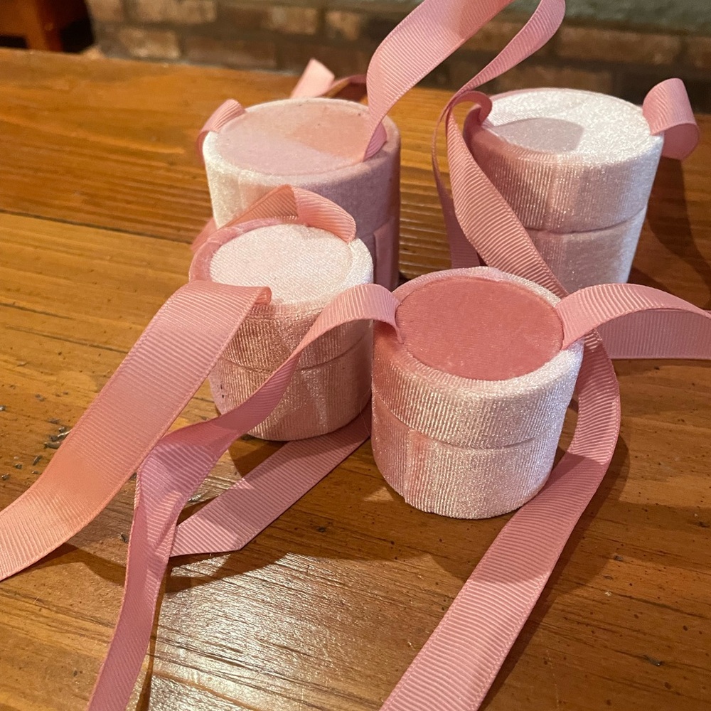 Pink Velvet Jewelry gift boxes Ribbons